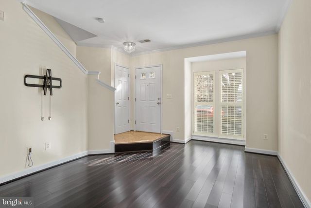 4384 SUTLER HILL SQ, Fairfax, VA 22033