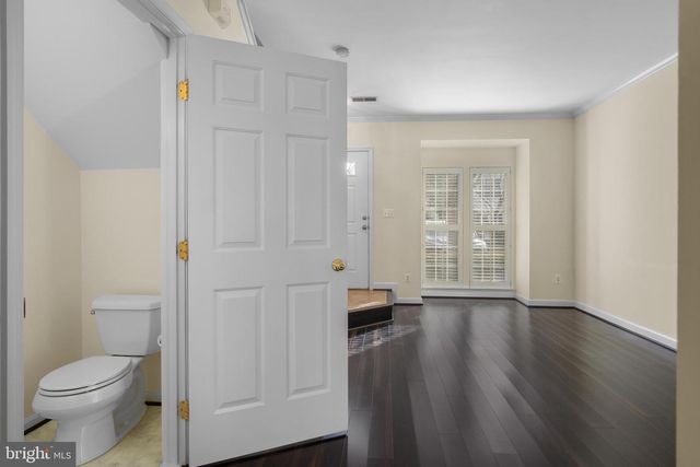 4384 SUTLER HILL SQ, Fairfax, VA 22033
