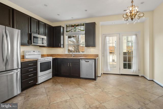 4384 SUTLER HILL SQ, Fairfax, VA 22033