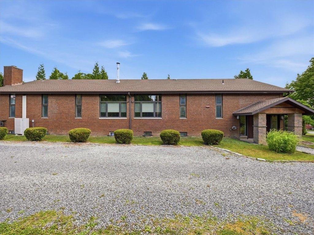 35 Coraopolis Road, Kennedy Twp, PA 15108