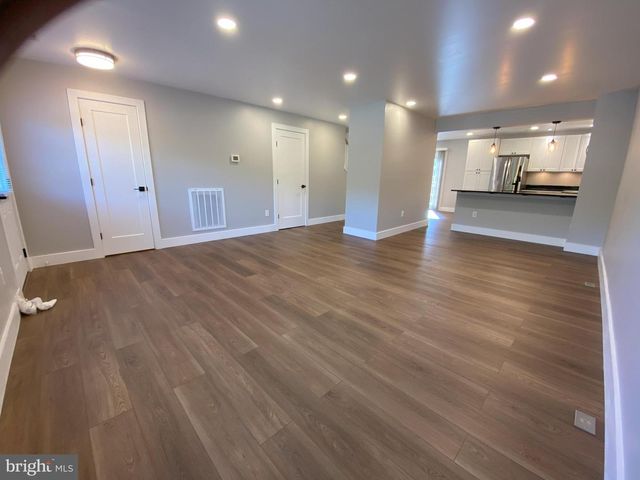 1699 HART CT, Crofton, MD 21114