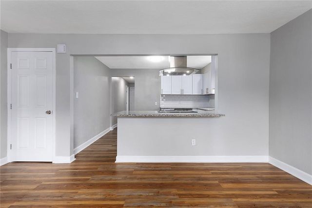 412 N Fairview Avenue, Liberty, MO 64068