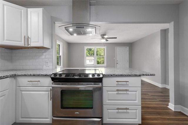 412 N Fairview Avenue, Liberty, MO 64068