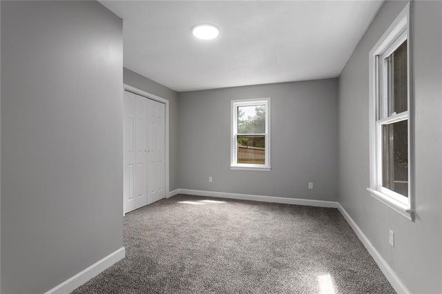 412 N Fairview Avenue, Liberty, MO 64068