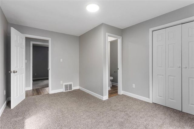 412 N Fairview Avenue, Liberty, MO 64068