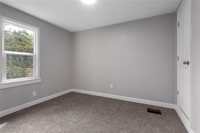 412 N Fairview Avenue, Liberty, MO 64068