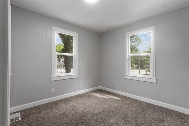 412 N Fairview Avenue, Liberty, MO 64068