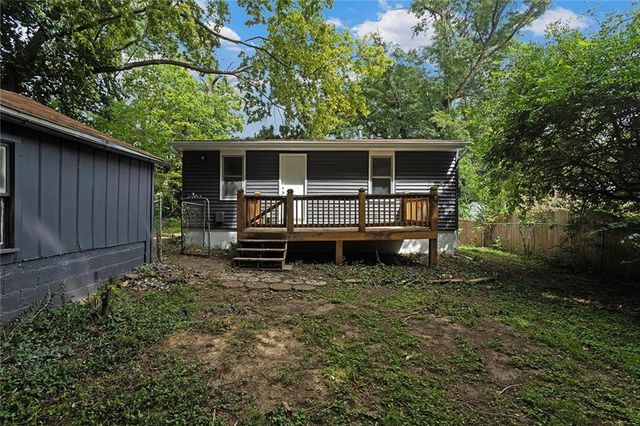 412 N Fairview Avenue, Liberty, MO 64068