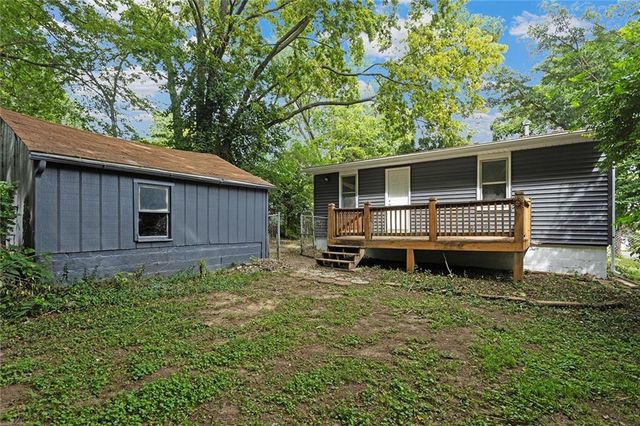 412 N Fairview Avenue, Liberty, MO 64068