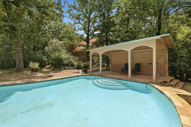 8 Woodsong Drive, Roland, AR 72135