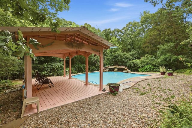 8 Woodsong Drive, Roland, AR 72135