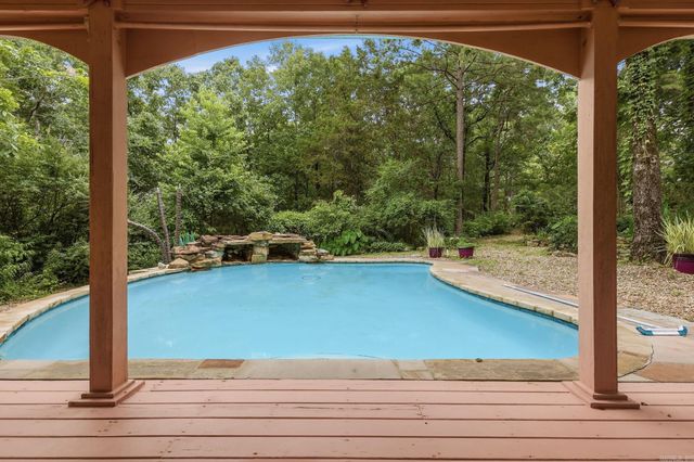 8 Woodsong Drive, Roland, AR 72135