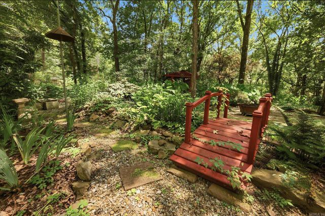 8 Woodsong Drive, Roland, AR 72135