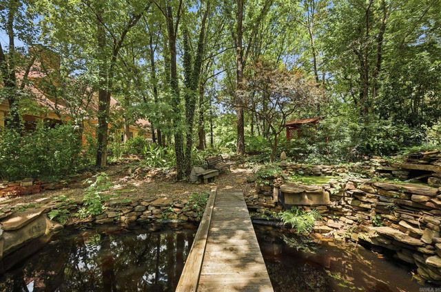 8 Woodsong Drive, Roland, AR 72135
