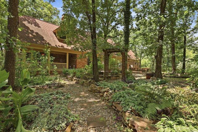 8 Woodsong Drive, Roland, AR 72135