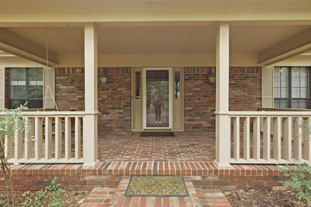 8 Woodsong Drive, Roland, AR 72135
