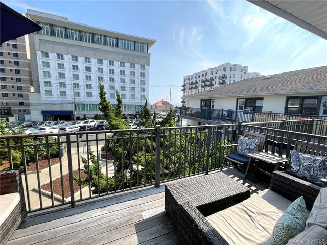 65 W Broadway 7B, Long Beach, NY 11561