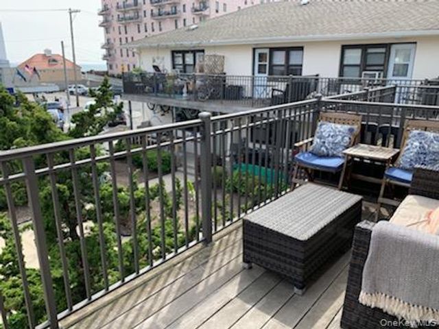 65 W Broadway 7B, Long Beach, NY 11561