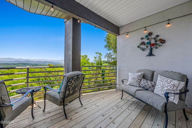 450 Maggie Mack Lane, Sevierville, TN 37862