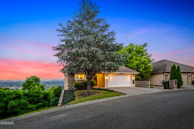 450 Maggie Mack Lane, Sevierville, TN 37862