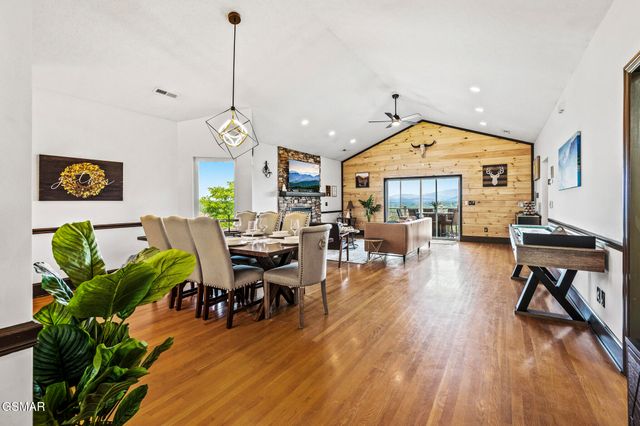 450 Maggie Mack Lane, Sevierville, TN 37862