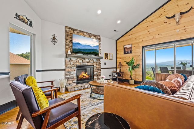 450 Maggie Mack Lane, Sevierville, TN 37862