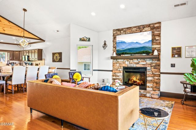 450 Maggie Mack Lane, Sevierville, TN 37862