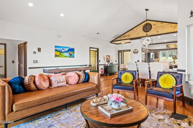 450 Maggie Mack Lane, Sevierville, TN 37862