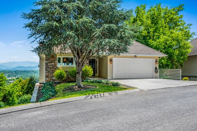 450 Maggie Mack Lane, Sevierville, TN 37862