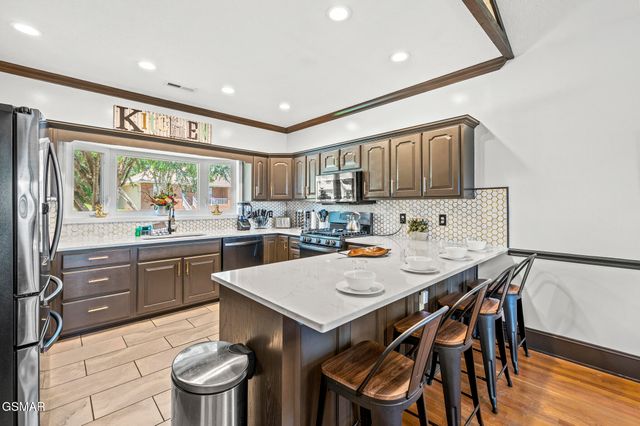 450 Maggie Mack Lane, Sevierville, TN 37862