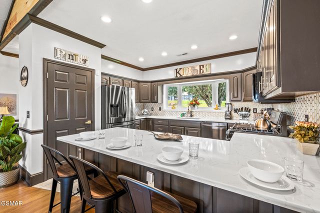 450 Maggie Mack Lane, Sevierville, TN 37862