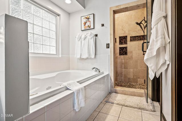 450 Maggie Mack Lane, Sevierville, TN 37862