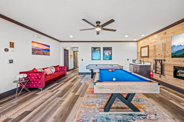 450 Maggie Mack Lane, Sevierville, TN 37862