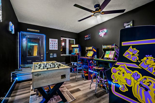 450 Maggie Mack Lane, Sevierville, TN 37862