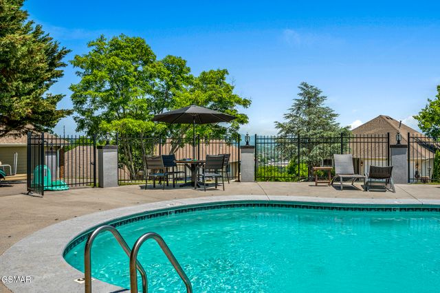 450 Maggie Mack Lane, Sevierville, TN 37862