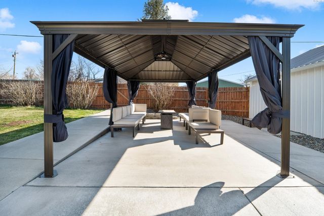 1645 E Idaho St, Palouse, WA 99161