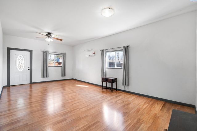 1645 E Idaho St, Palouse, WA 99161