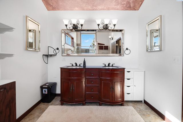 1645 E Idaho St, Palouse, WA 99161