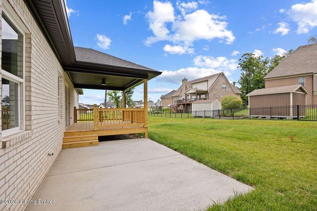 116 Wooded Glen Dr, Mt Washington, KY 40047