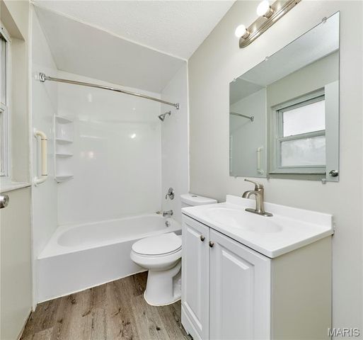 2551 Hedgerow Drive, Florissant, MO 63031