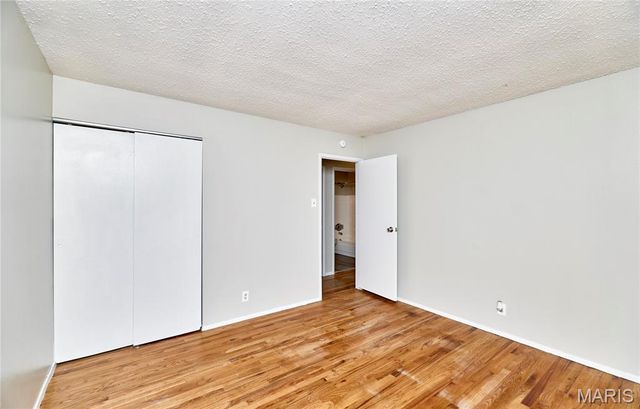 2551 Hedgerow Drive, Florissant, MO 63031