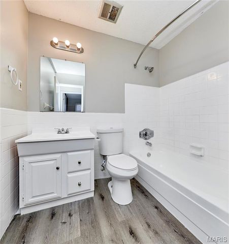 2551 Hedgerow Drive, Florissant, MO 63031