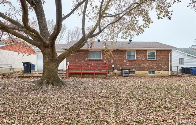 2551 Hedgerow Drive, Florissant, MO 63031