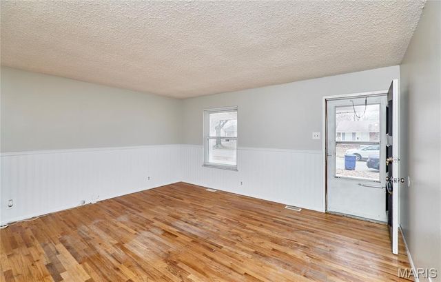 2551 Hedgerow Drive, Florissant, MO 63031