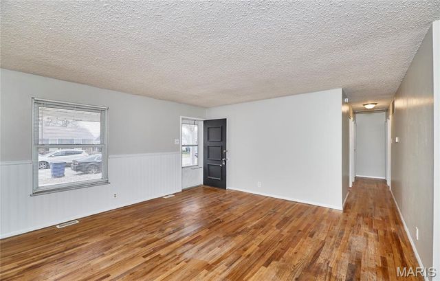 2551 Hedgerow Drive, Florissant, MO 63031