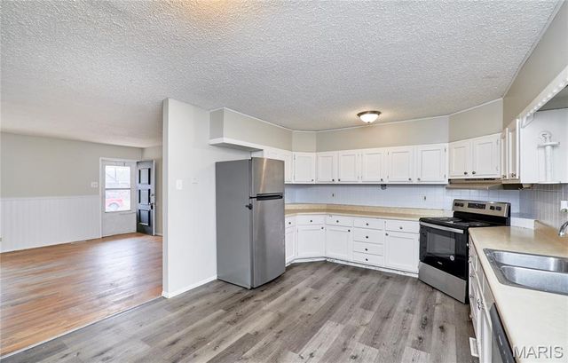 2551 Hedgerow Drive, Florissant, MO 63031