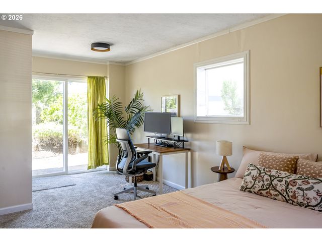 10625 Ne TILLAMOOK St, Portland, OR 97220