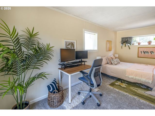 10625 Ne TILLAMOOK St, Portland, OR 97220
