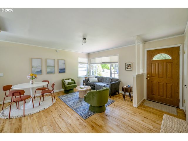 10625 Ne TILLAMOOK St, Portland, OR 97220