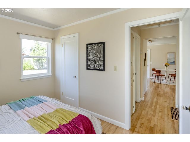 10625 Ne TILLAMOOK St, Portland, OR 97220